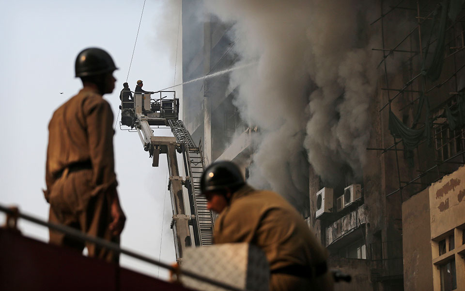 ινδία-τέσσερα-νεογέννητα-νεκρά-από-νέ-561577969