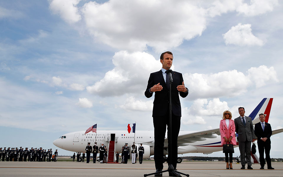 μεταναστευτικό-μακρόν-κατά-τζόνσον-561603679