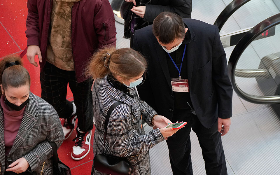 κομισιόν-κορωνοϊός-σε-ισχύ-έως-την-1η-ι-561571207