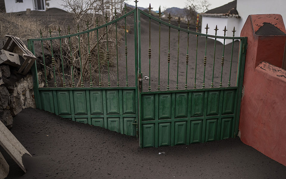 Λα Πάλμα: Όταν η ηφαιστειακή τέφρα σκεπάζει τα πάντα (εικόνες)-4