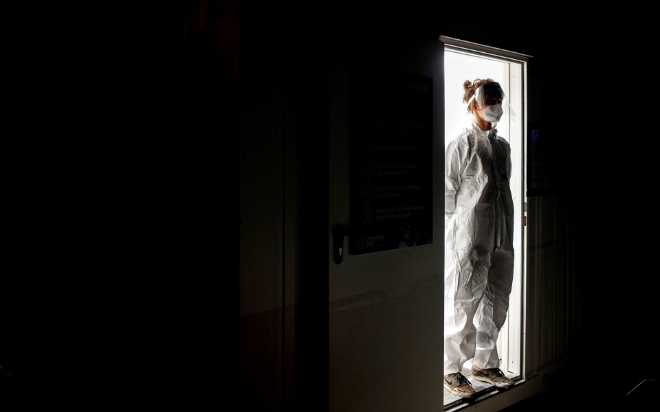 κορωνοϊός-3-869-νέα-κρούσματα-80-θάνατοι-536-δι-561586321