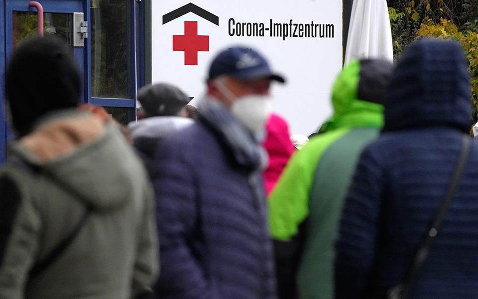 κλειδώνει-το-lockdown-στους-ανεμβολίαστου-561587089