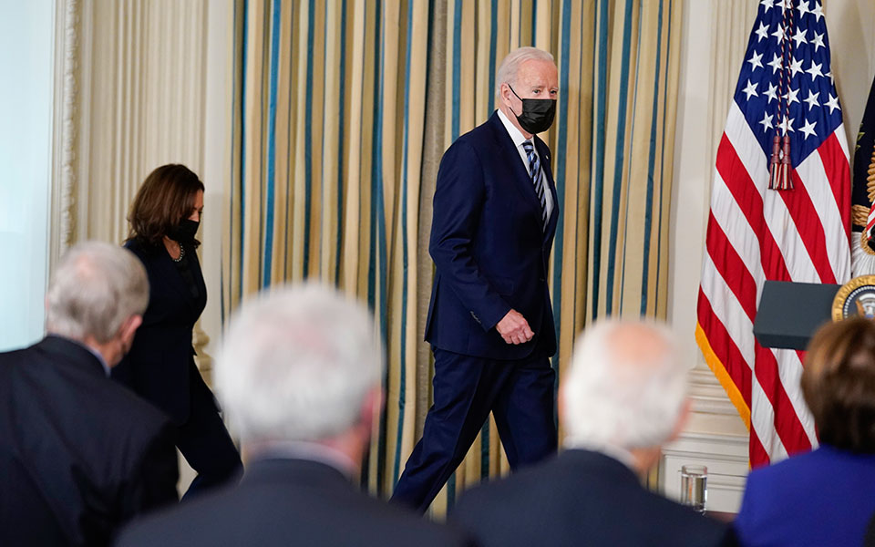 τζο-μπάιντεν-μεταβιβάζει-προσωρινά-τ-561593959