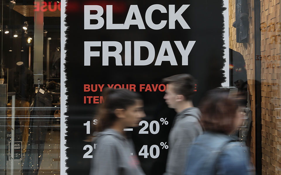σε-ρυθμούς-black-friday-και-cyber-monday-προσφορών-ε-561596539