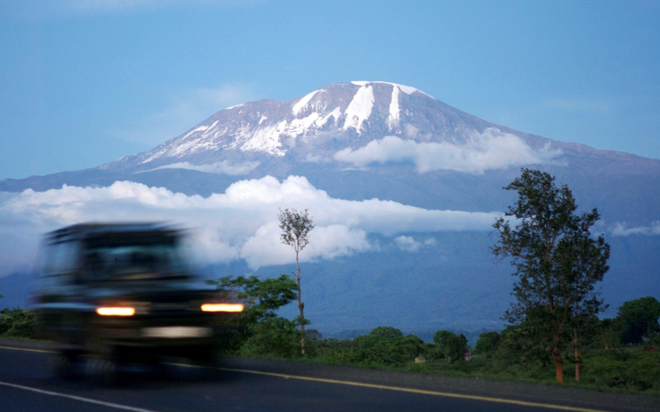 κιλιμάντζαρο-λιώνουν-οι-πάγοι-στη-στ-561566392