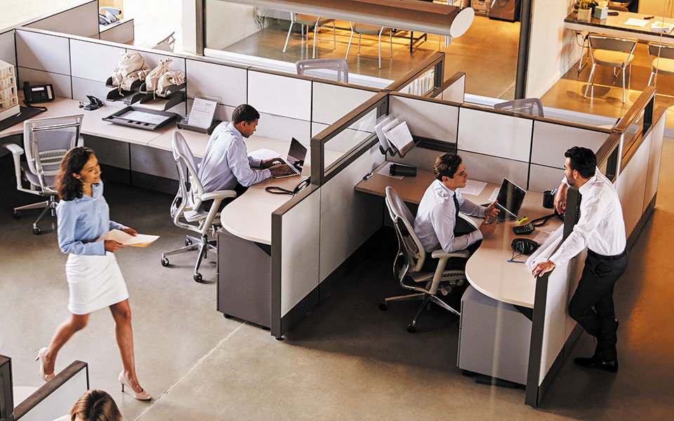 αυξάνονται-οι-γυναίκες-ανώτατα-στελέ-561567655