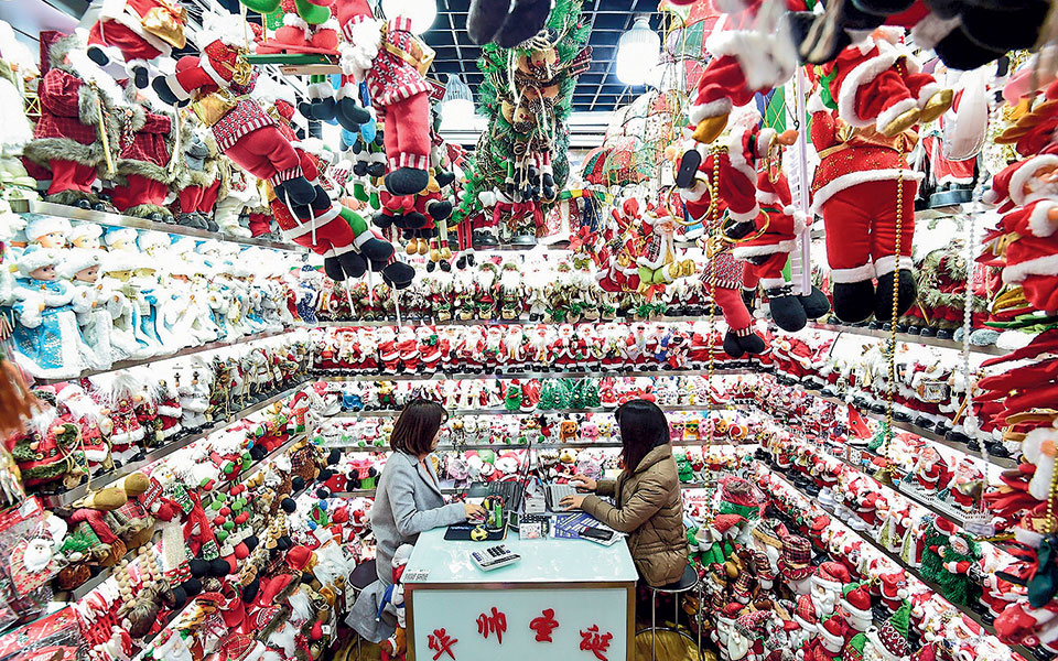 χριστούγεννα-τα-στολίδια-έχουν-κολλ-561567703