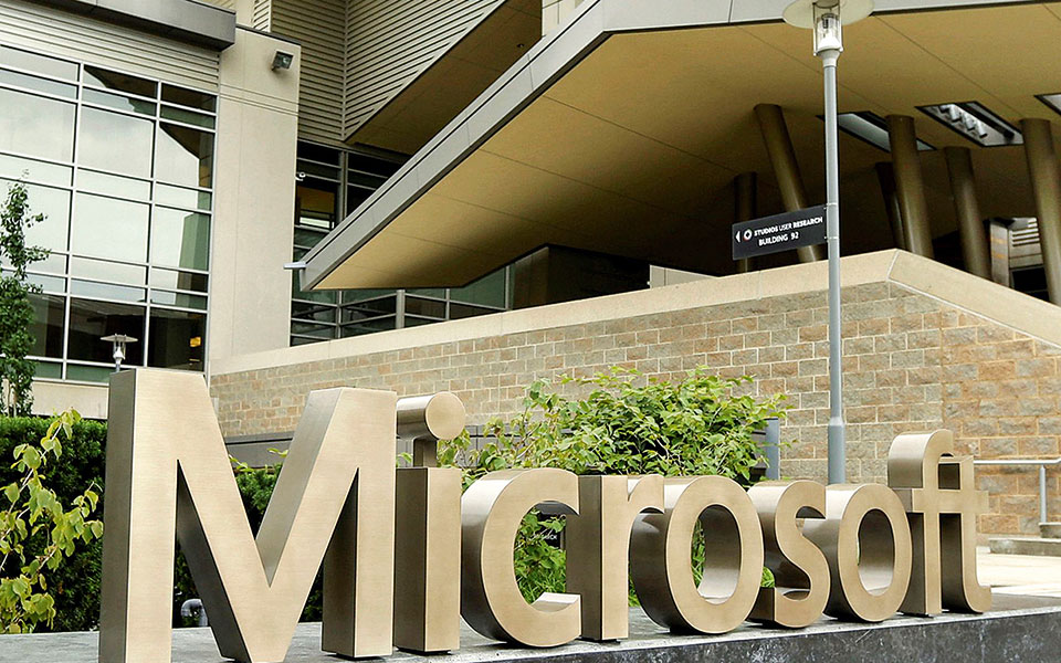 βιντεοδιασκέψεις-με-χρήση-άβαταρ-σχε-561570901