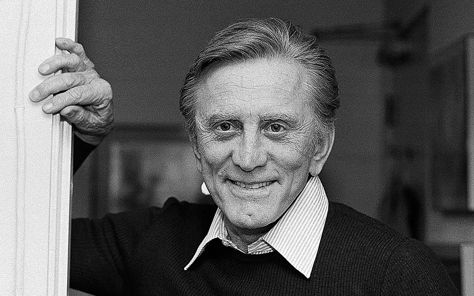 σοκαριστικές-αποκαλύψεις-για-κερκ-ντ-561574537