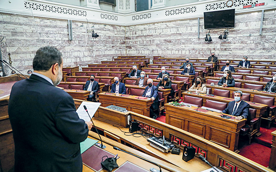 το-κιναλ-με-το-βλέμμα-στην-κάλπη-561578101