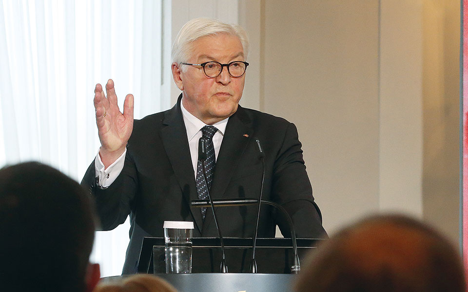 1938-η-απαρχή-μιας-θηρωδίας-561579997