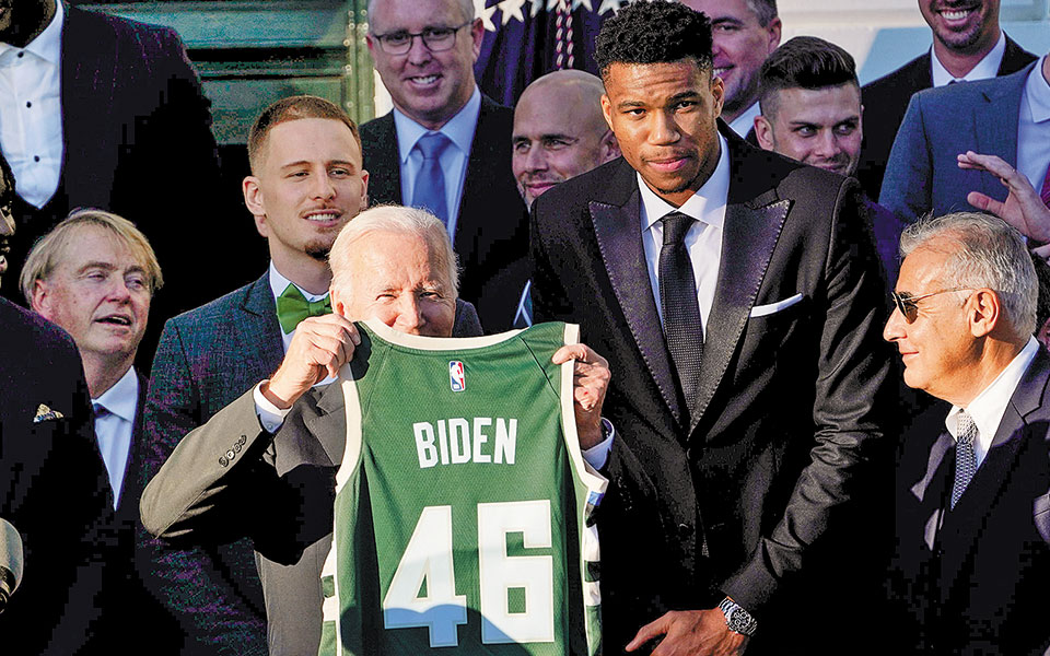 Γιάννης Αντετοκούνμπο: Από τα Σεπόλια στον Λευκό Οίκο-1