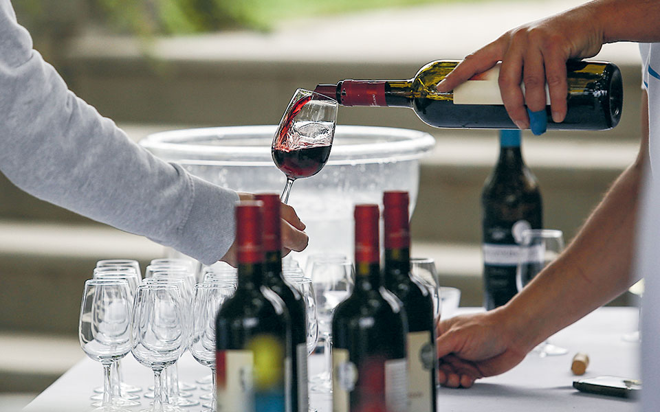 διέξοδος-στην-οινική-οικονομία-561588439