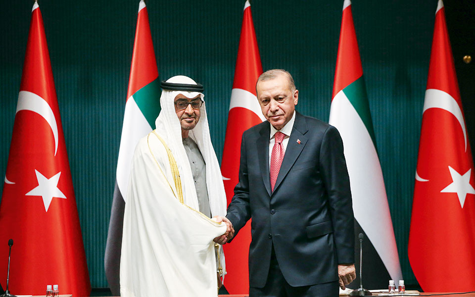 πυρά-κατά-τουρκίας-και-εμιράτων-561603409