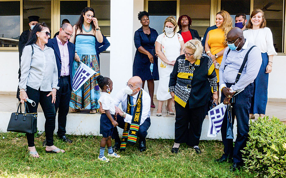 μια-ελληνική-γωνιά-στην-γκάνα-561603472