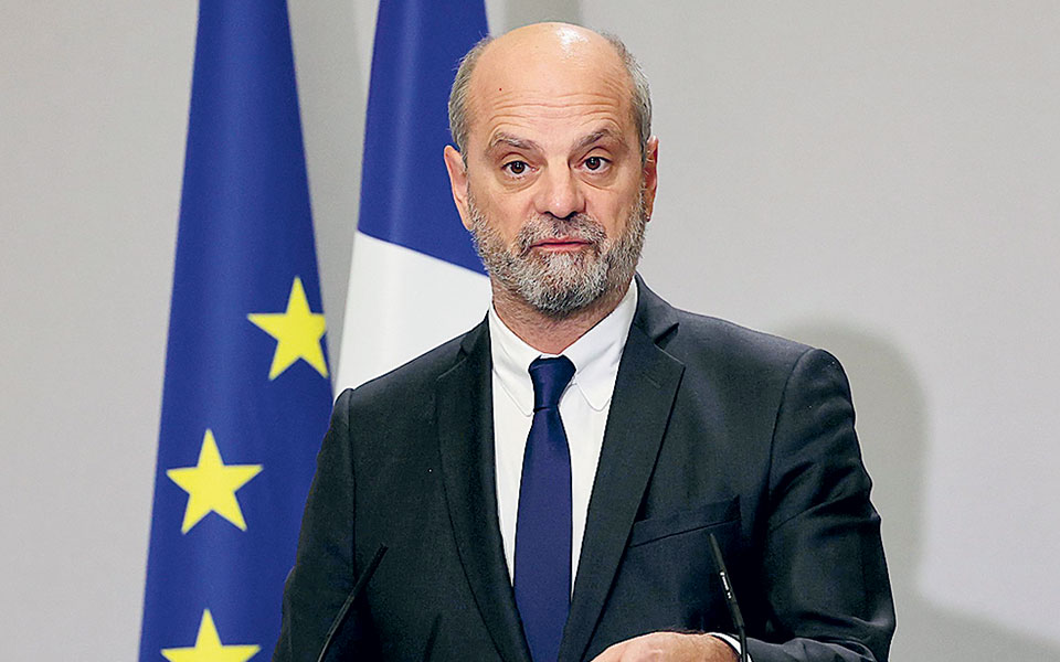 ουδέτερη-αντωνυμία-με-επιρροές-από-ηπ-561608812