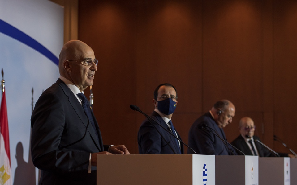 συναντήσεις-ν-δένδια-με-τρεις-άραβες-ο-561596335