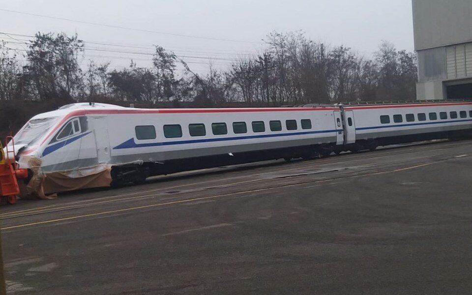 εκτός-τροχιάς-τα-τρένα-υψηλής-ταχύτ-561567553
