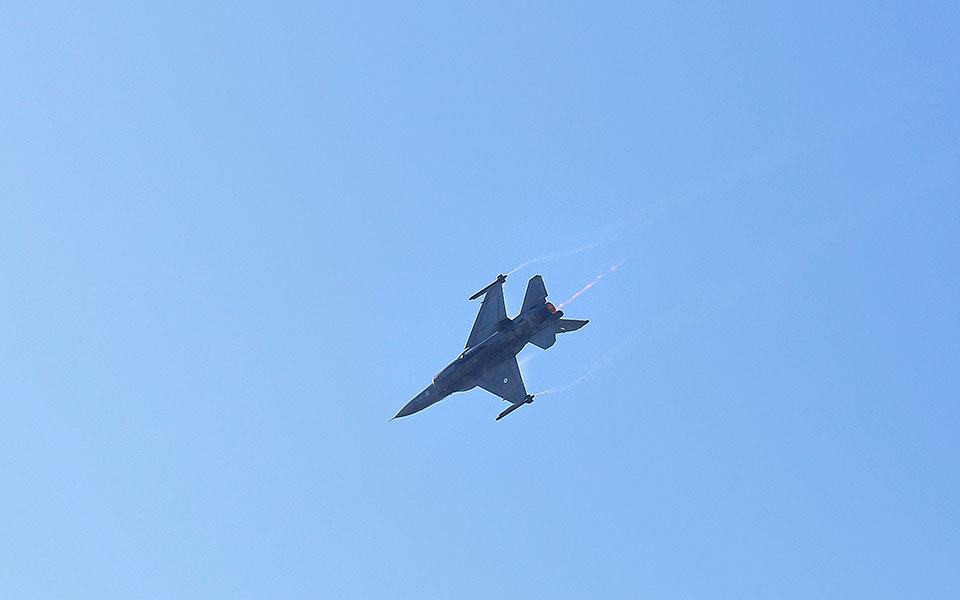 ανδραβίδα-πρόβλημα-σε-f-16-κατά-την-προσγ-561592396