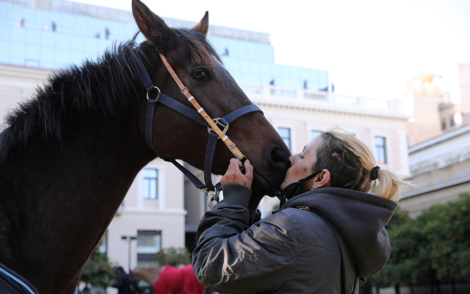 συγκέντρωση-εργαζομένων-του-ιπποδρό-561601750