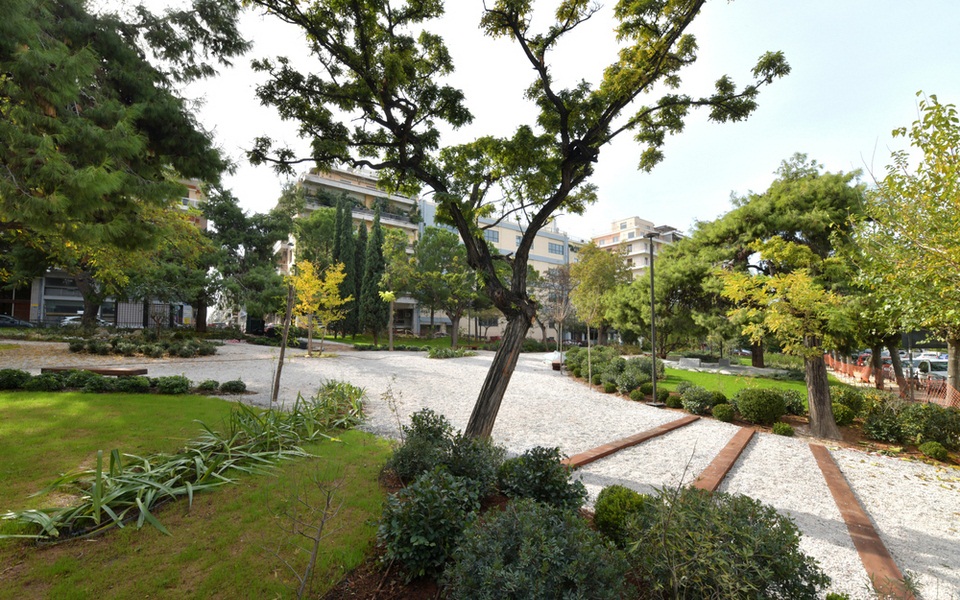 ένας-ιαπωνικός-κήπος-στο-κέντρο-της-αθ-561579886