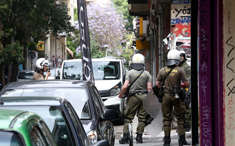 επεισόδια-στο-μοναστηράκι-από-250-οπαδού-561569935