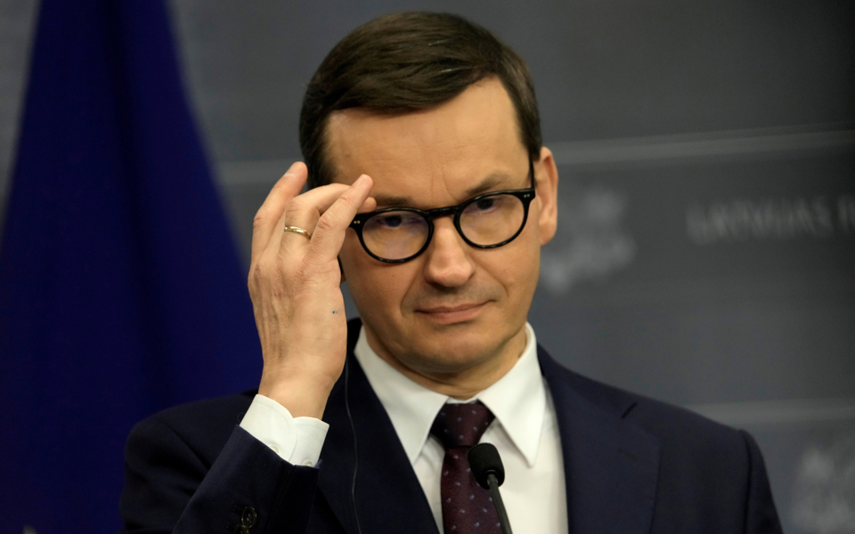 πολωνία-επιδόματα-διατροφής-μοιράζε-561601939