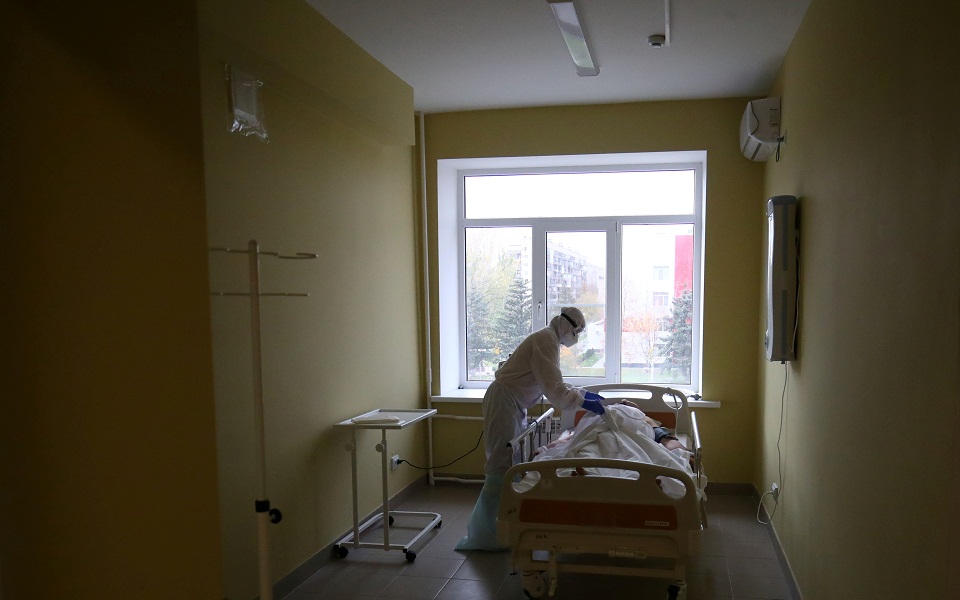 κορωνοϊός-η-ανεμβολίαστη-ρωσία-αργοπ-561572413