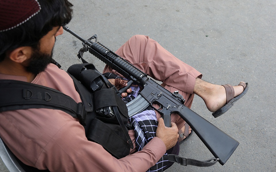 αφγανιστάν-τρεις-ως-τέσσερις-μισθούς-561596311