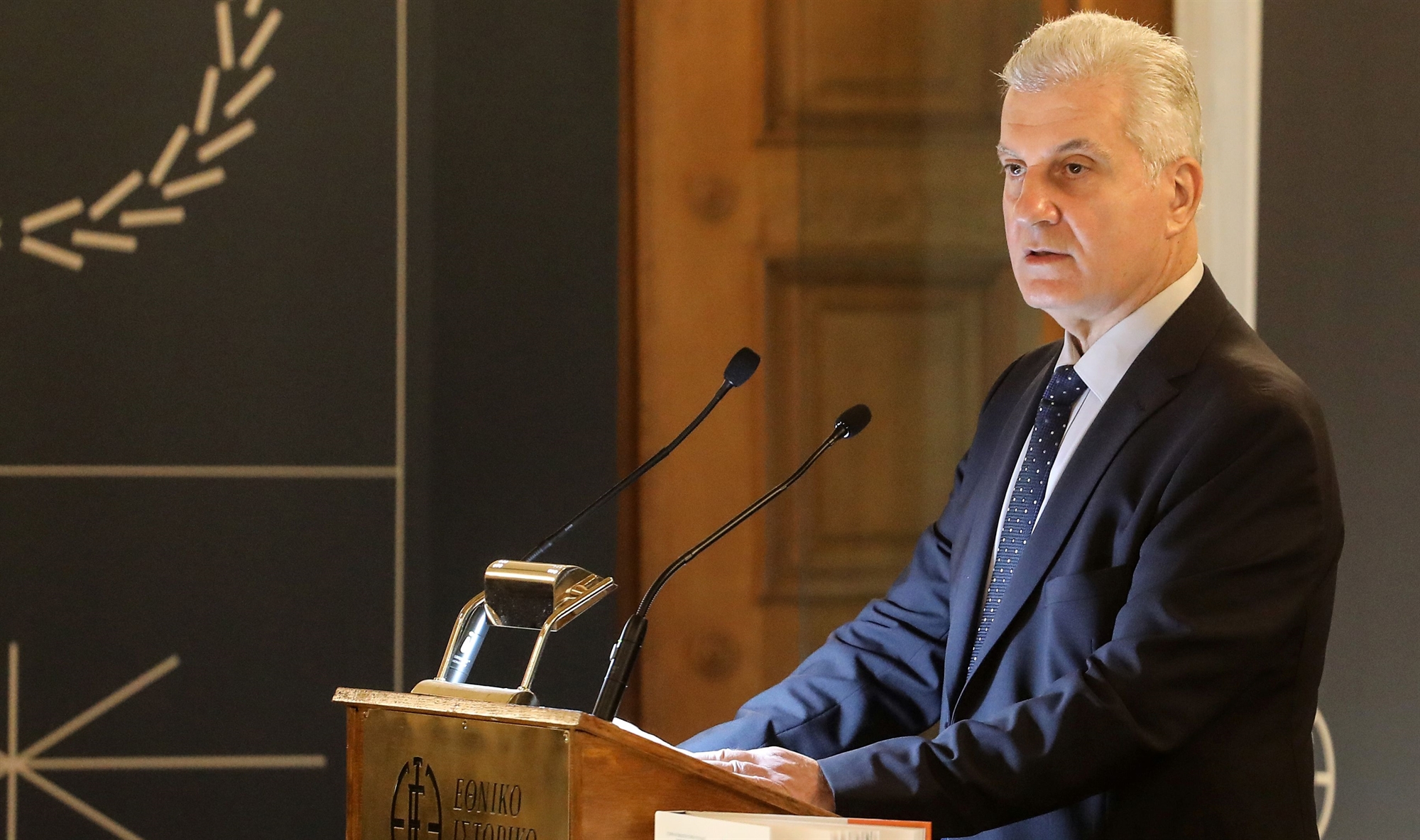 Παρουσιάστηκε στην Παλαιά Βουλή το ιστορικό λεύκωμα «Ο ναυτικός αγώνας του 1821»-1