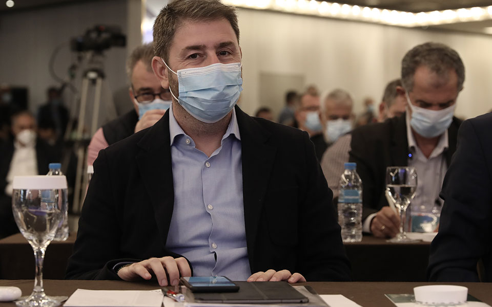 ανδρουλάκης-να-ξανασηκώσουμε-το-λάβα-561586528