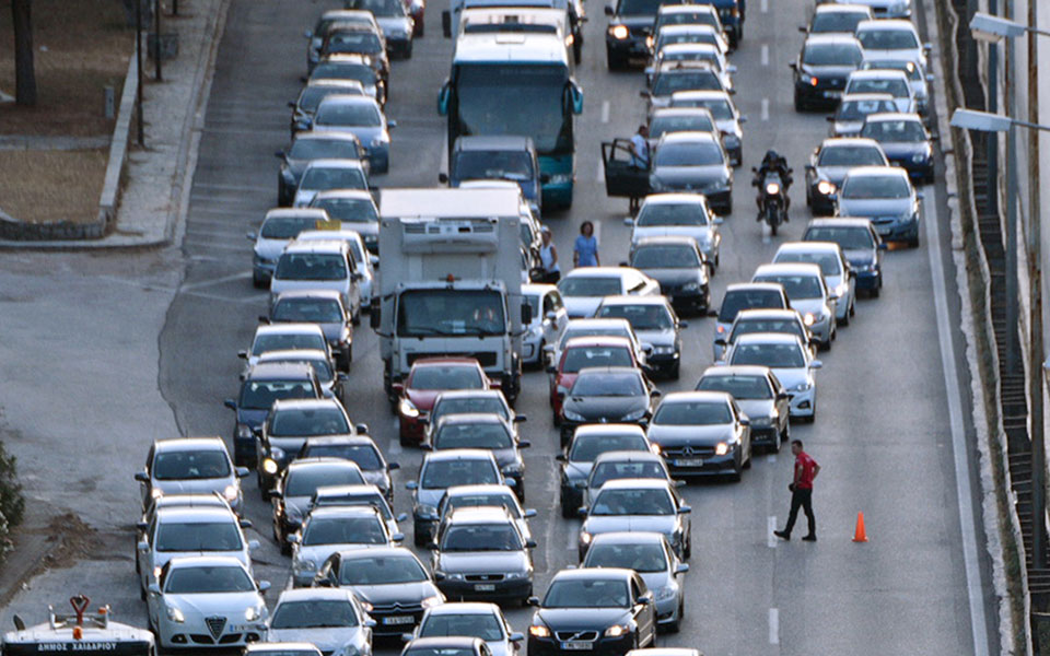 αθηνών-κορίνθου-ανετράπη-βυτιοφόρο-561578068