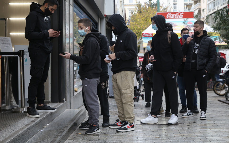 Black Friday 2021: Βροχή, ουρές και έλεγχος πιστοποιητικών-1