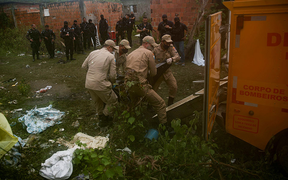 βραζιλία-οκτώ-πτώματα-βρέθηκαν-σε-έλο-561597769