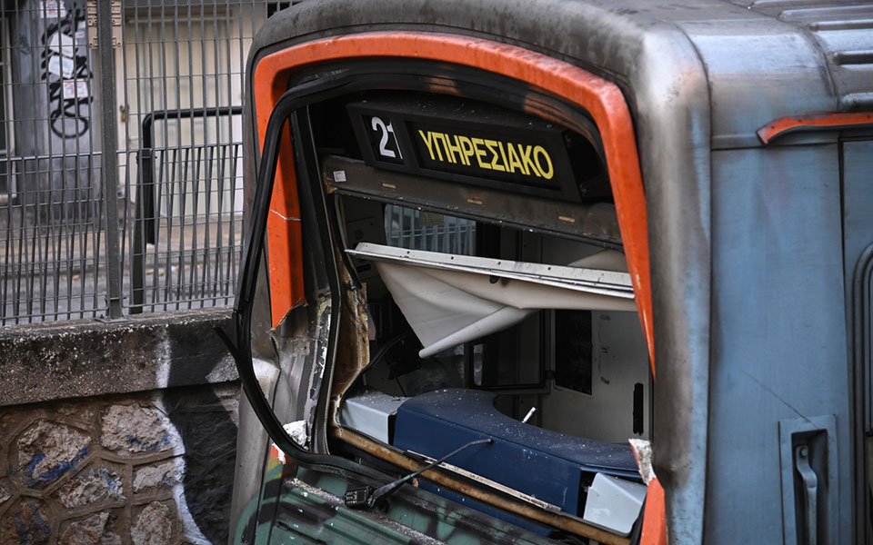 ΗΣΑΠ: Πώς έγινε το δυστύχημα – Διακοπή δρομολογίων στο τμήμα Ομόνοια-Άνω Πατήσια (εικόνες)-2