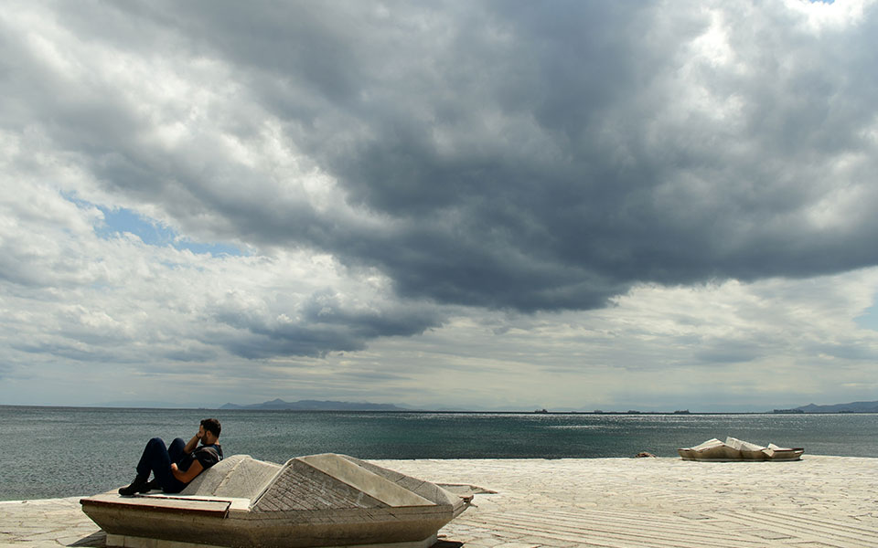 καιρός-νεφώσεις-στα-ανατολικά-και-νότ-561593950