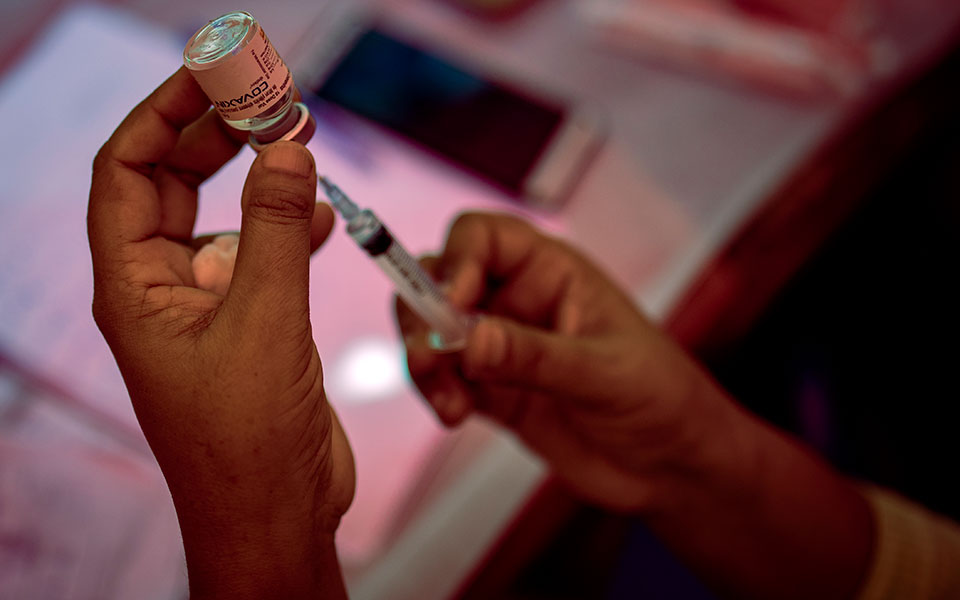 που-ενέκρινε-το-ινδικό-εμβόλιο-covaxin-για-ε-561569575