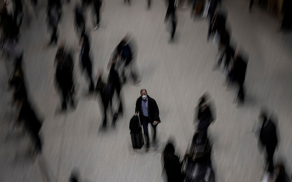 μετάλλαξη-όμικρον-φάουτσι-δεν-αναμ-561607588