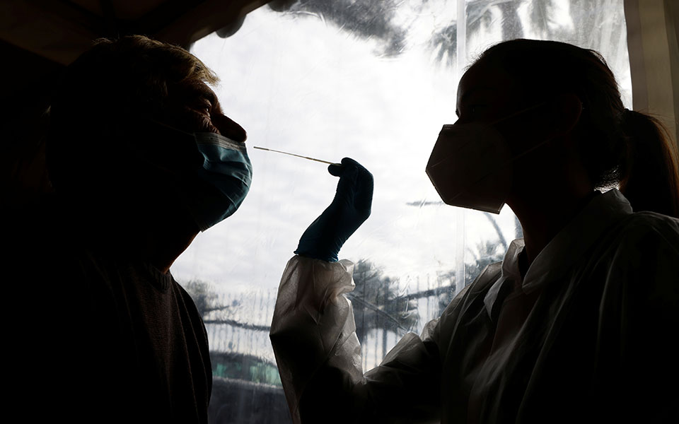 κορωνοϊός-6-602-νέα-κρούσματα-86-θάνατοι-630-δι-561604099