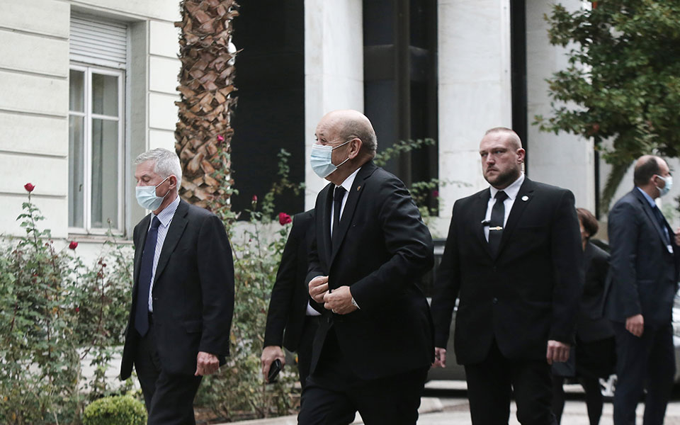 Σε εγκάρδιο κλίμα η συνάντηση Δένδια, Λε Ντριάν – Πού θα εστιάσουν οι συζητήσεις-1