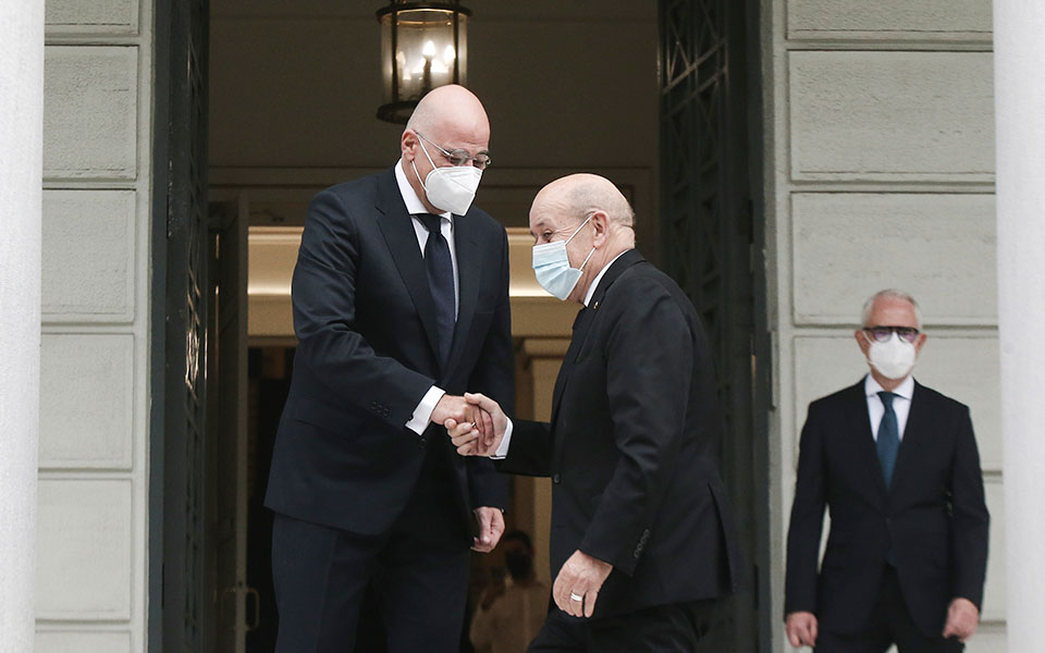 Σε εγκάρδιο κλίμα η συνάντηση Δένδια, Λε Ντριάν – Πού θα εστιάσουν οι συζητήσεις-3