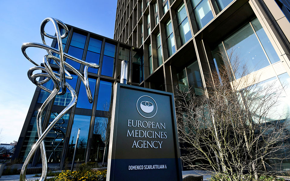 μετάλλαξη-όμικρον-ema-εντός-3-ή-4-μηνών-η-έ-561608806