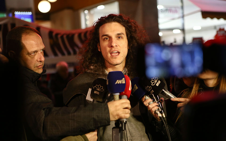 ρινόκερος-αντικαταστάτης-του-σερβετ-561606724