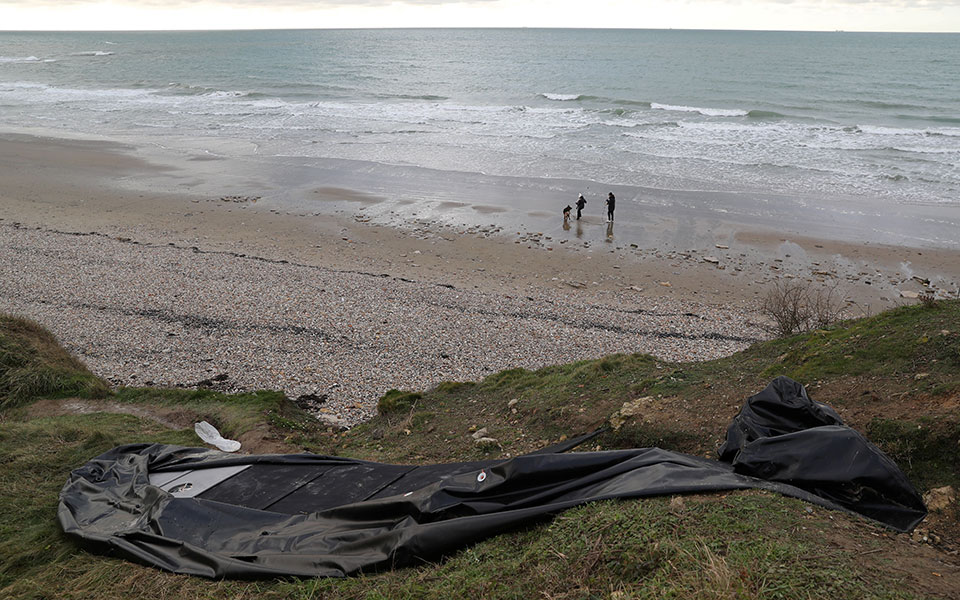 γαλλία-καλεί-τη-βρετανία-να-ανοίξει-ν-561607195