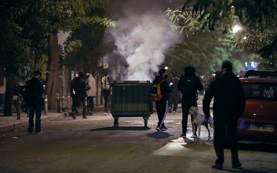 δέκα-συλλήψεις-μετά-τα-επεισόδια-σε-εξ-561590875