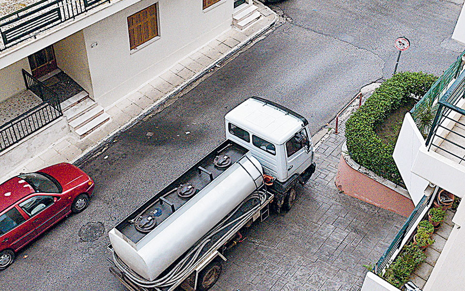 χρ-σταϊκούρας-ανοίγει-ως-το-πρωί-της-τ-561585694