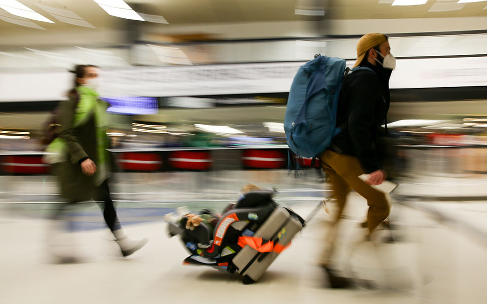 κορωνοϊός-μετάλλαξη-όμικρον-ηπα-κα-561604330