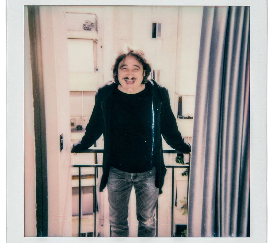 Βασίλης Χαραλαμπόπουλος: «Η βλακεία των ανθρώπων είναι παγκόσμια και ανίκητη»-2