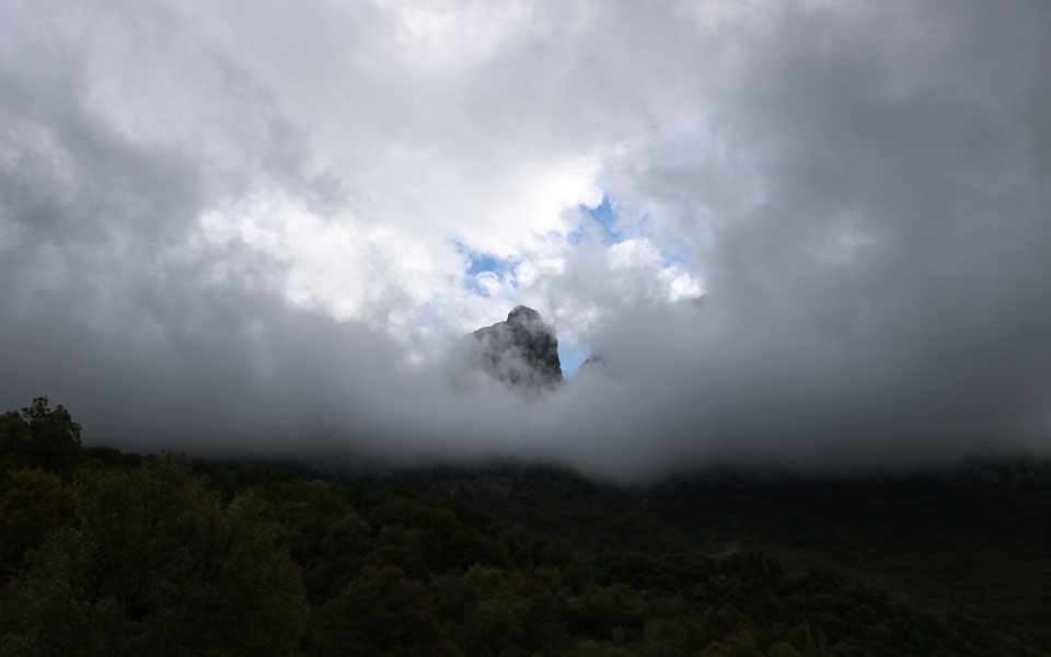 καιρός-τοπικές-βροχές-και-μικρή-πτώση-561583225