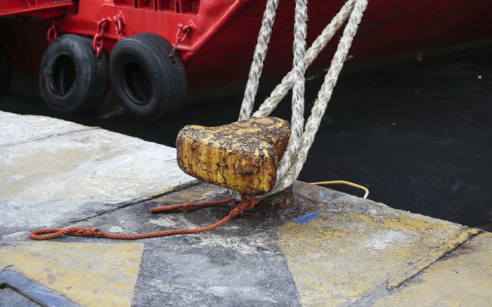 απεργία-πνο-δεμένα-τα-πλοία-στα-λιμάνι-561579670